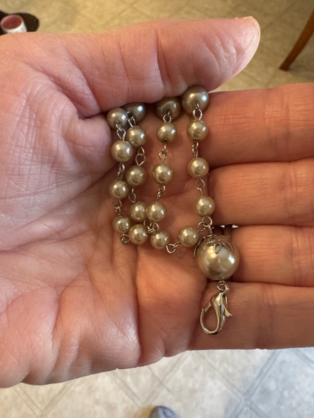 Jewel Kade Classic Cream Pearl Necklace with Silver Chain. - Picture 4 of 6